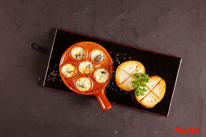 Capricciosa - Landmark 81-6