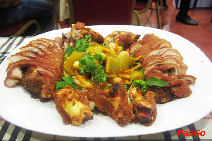 Nhà hàng Hoa Phố Quán Bến Vân Đồn 17