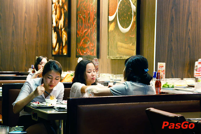 Nhà hàng Lẩu Băng Chuyền Kichi Kichi Hoàng Đạo Thúy 17