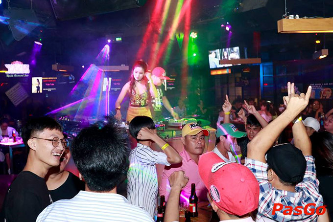 Nhà hàng Mahalo Beer Club Trương Vĩnh Ký 5