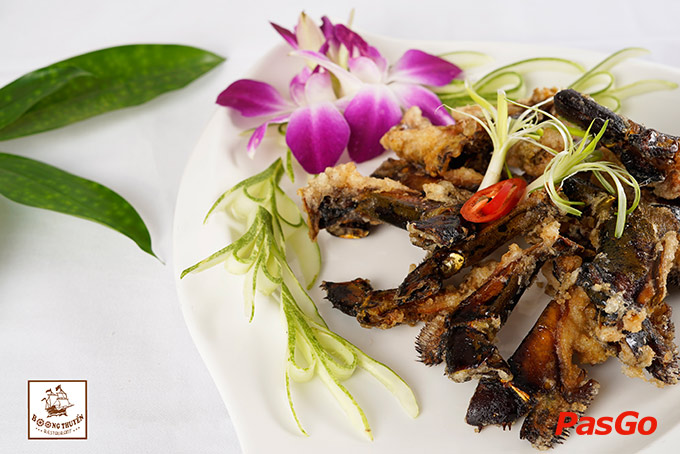 Nhà hàng Boong Thuyền Xuân La 5