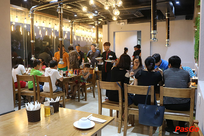 Nhà hàng Chả cá Ngư Ông Phạm Văn Đồng 12