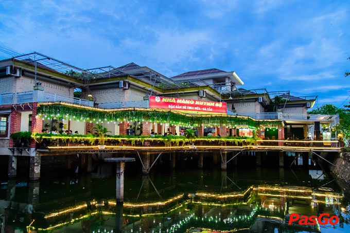 Nhà hàng Huynh Đệ Hà Huy Tập 11