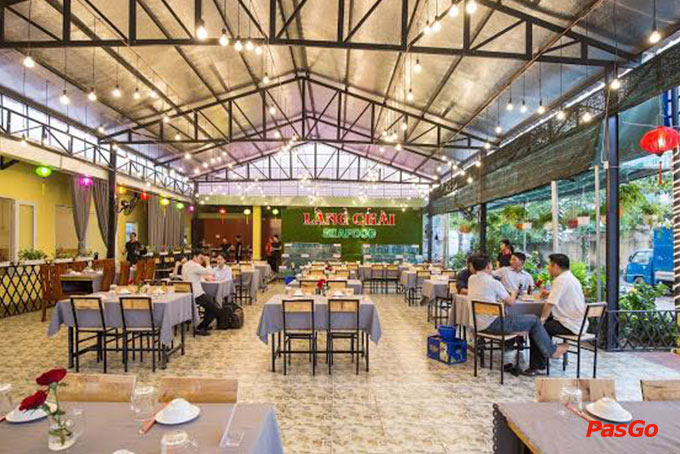 Nhà hàng Làng Chài Seafood Trần Văn Thành 18
