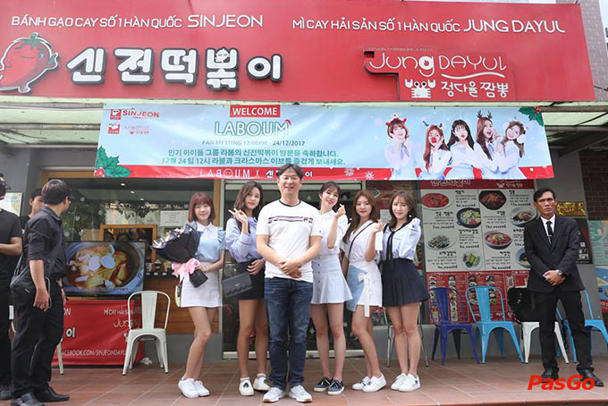 Nhà hàng Sinjeon Tokbokki – Jung Dayul Phạm Văn Nghị 14