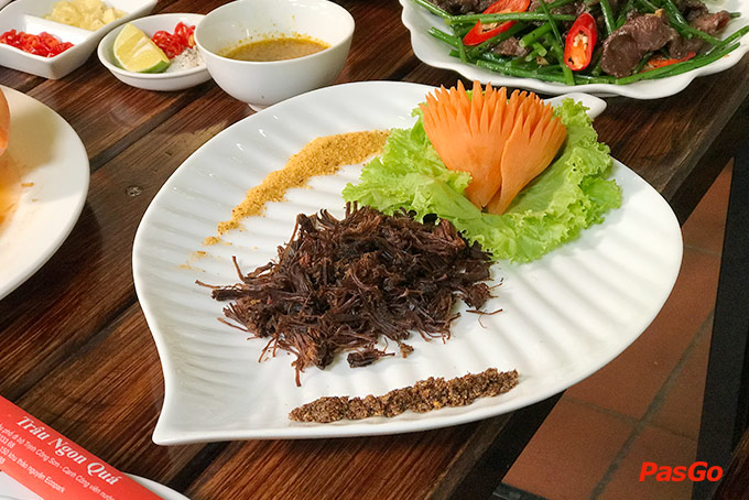 Nhà hàng Trâu Ngon Quá Cạnh cổng công viên nước Hồ Tây 11