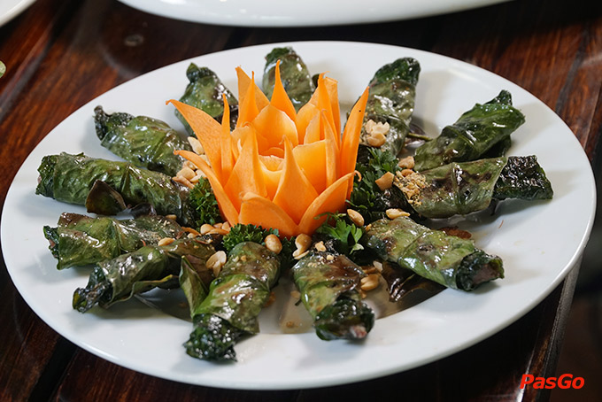 Nhà hàng Trâu Ngon Quá Cạnh cổng công viên nước Hồ Tây 3