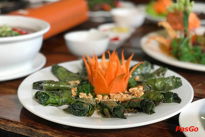 Nhà hàng Trâu Ngon Quá Cạnh cổng công viên nước Hồ Tây 4