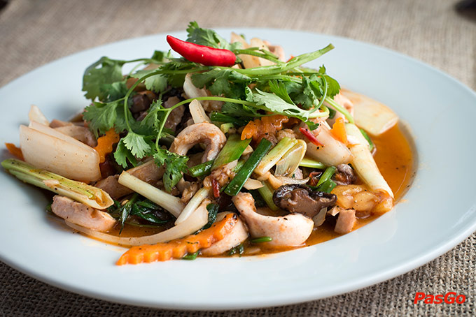 Nhà hàng Trâu Ngon Quá Cạnh cổng công viên nước Hồ Tây 9