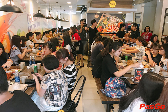 Food House Phan Xích Long 13