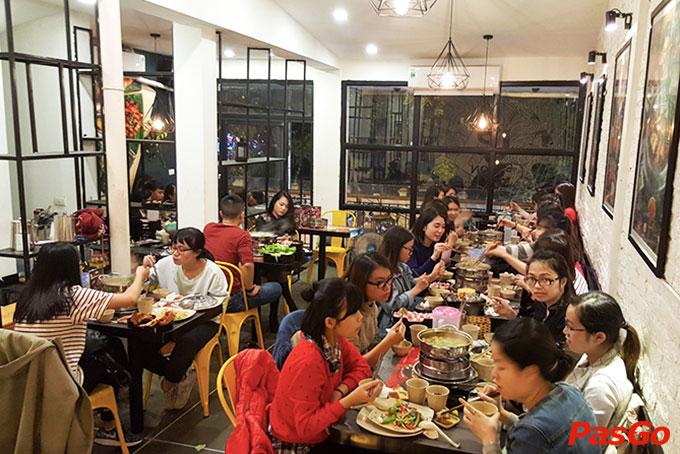 Nhà hàng Food Street Quang Trung 12