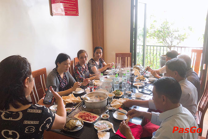 Nhà hàng nằm trong khu đô thị thành của phố biển nhân tạo độc nhất Hà Nội 2