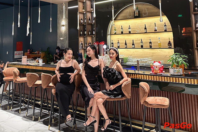MK Kitchen & Bar - Bến Vân Đồn-10