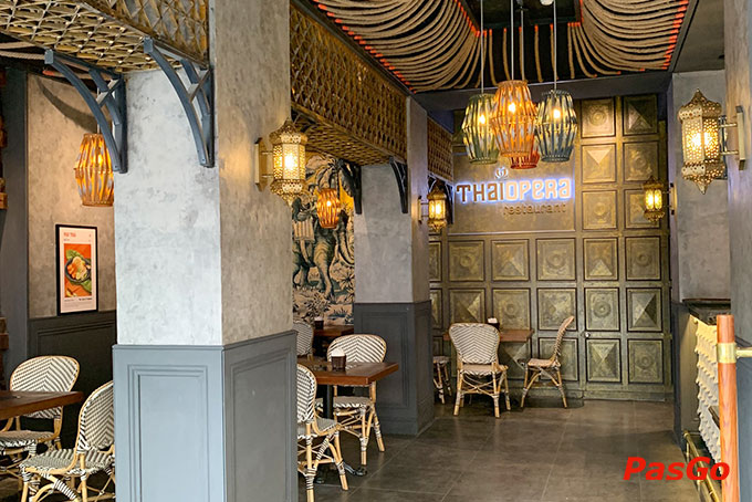 Nhà hàng nằm trên tuyến phố trung tâm, gần Hồ Gươm và phố cổ Hà Nội 10