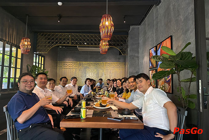 Nhà hàng nằm trên tuyến phố trung tâm, gần Hồ Gươm và phố cổ Hà Nội 12