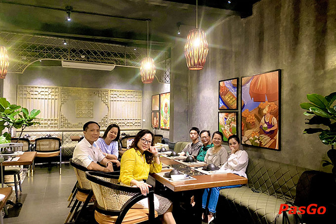 Nhà hàng nằm trên tuyến phố trung tâm, gần Hồ Gươm và phố cổ Hà Nội 16