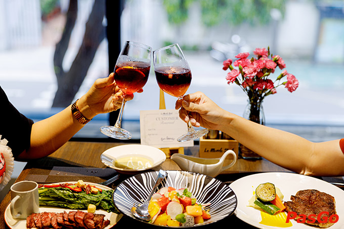Top nhà hàng không gian lãng mạn cho dịp Valentine 14/2 ở TpHCM 1