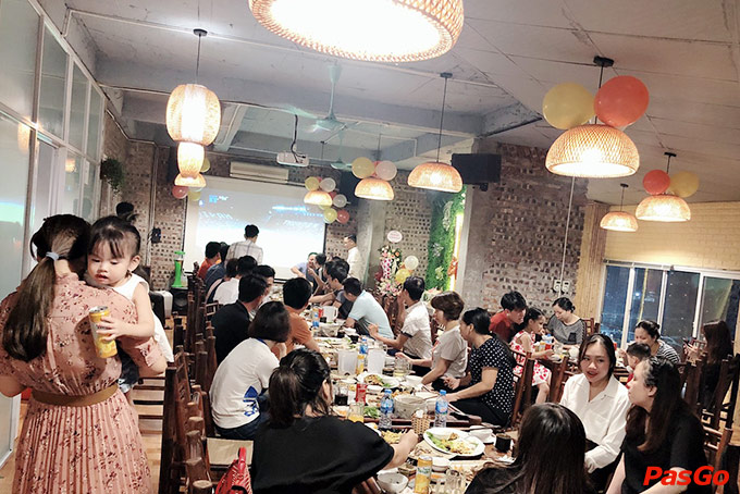 Tổ chức tiệc tại nhà hàng có phòng riêng hát karaoke 9