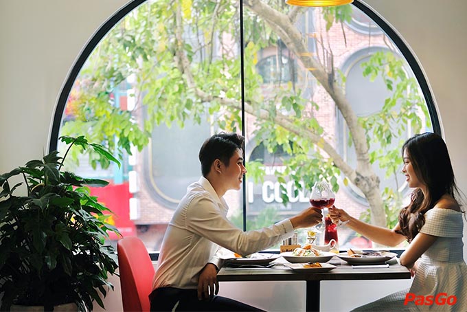 Bật mí nhà hàng lãng mạn nhất cho buổi hẹn hò của cặp đôi ở TpHCM 8