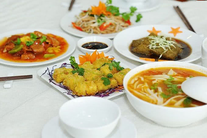 Top 15+ quán ăn ngon gần Hồ Gươm được giới sành ăn gợi ý 10