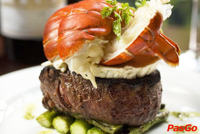 Top nhà hàng tổ chức tiệc Giáng Sinh lý tưởng nhất ở Hà Nội 4