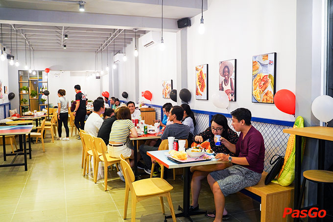 Nhà hàng Lobster Roll Trương Công Định 17