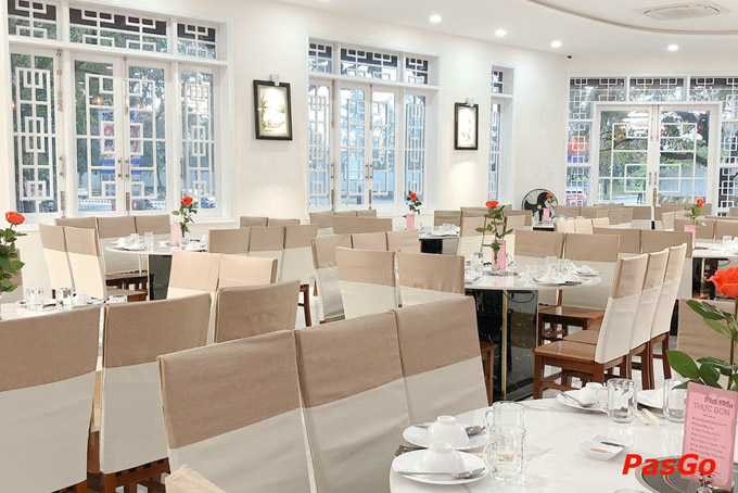 Phố Biển - Nguyễn Tất Thành-10