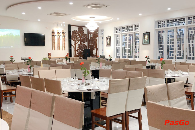 Phố Biển - Nguyễn Tất Thành-11