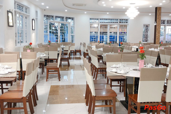 Phố Biển - Nguyễn Tất Thành-12