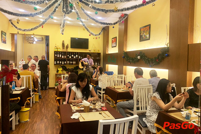 Roly Restaurant - Lê Lợi-12