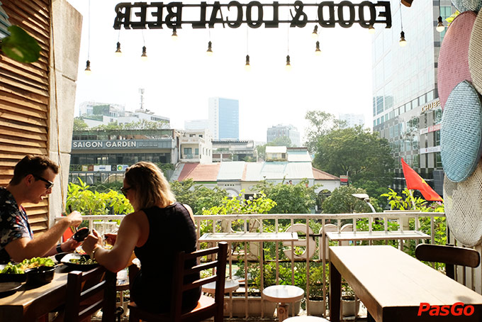 Nhà hàng Time Bistro Nguyễn Huệ 12