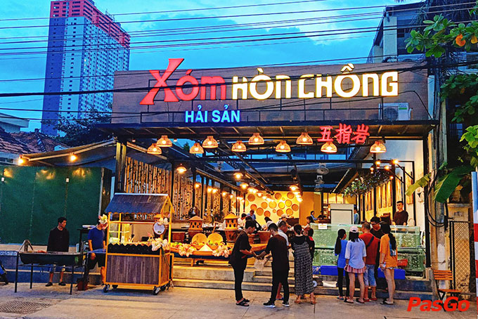 Xóm Hòn Chồng - Phạm Văn Đồng