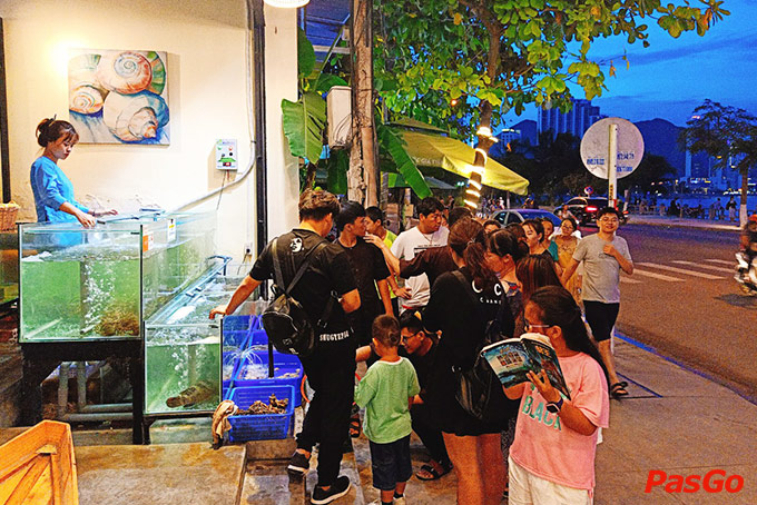 Xóm Hòn Chồng - Phạm Văn Đồng-2